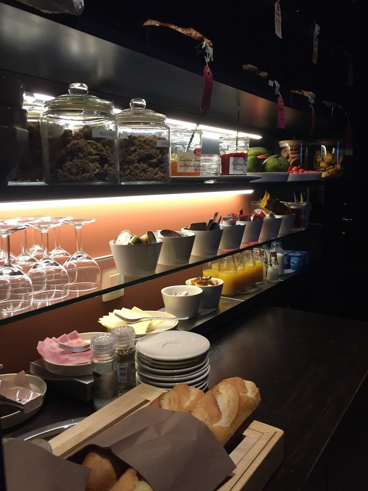 Zakske13 - Design Boutique B&B In Bruges City Centre (Adults Only) エクステリア 写真 A buffet at a hotel